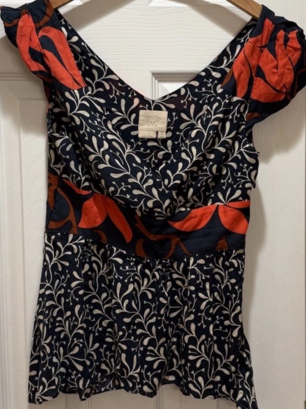 ANTHROPOLOGIE VANESSA VIRGINIA Top Size 4 Tunic Black Cream Red Print EXC Rayon